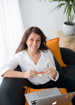 M.ª Laura Fernández